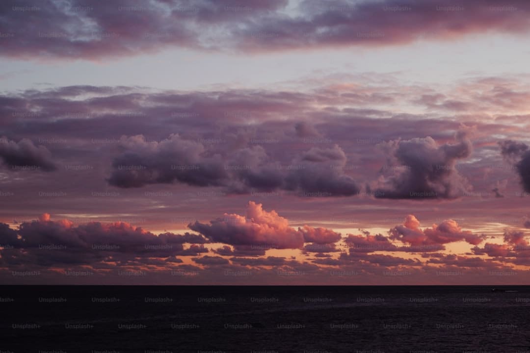 宋佳佟丽娅电影《轻于鸿毛》七夕定量点映 带上姐妹一同高兴动身